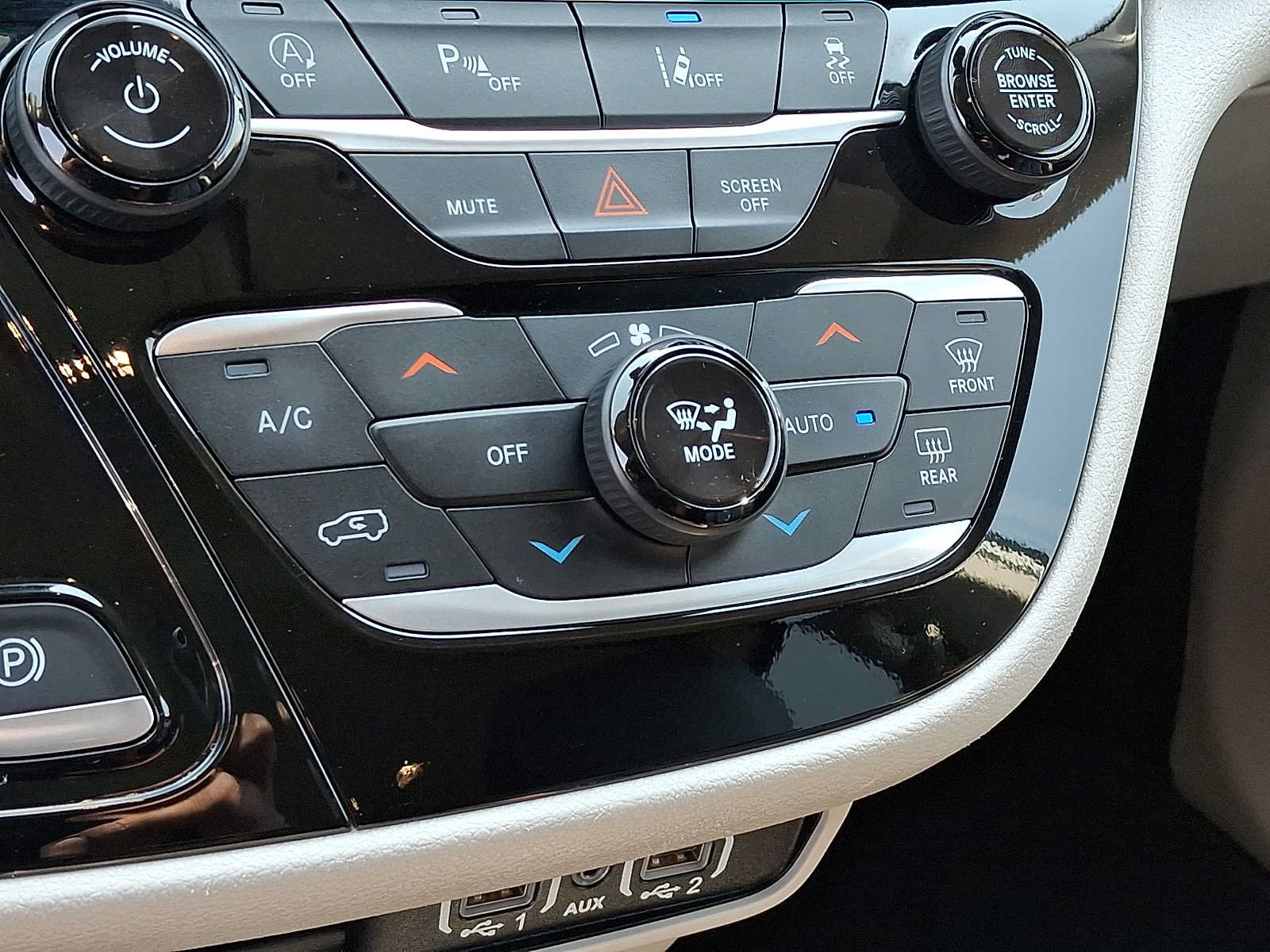 Certified 2023 Chrysler Pacifica Touring-L FWD image 19
