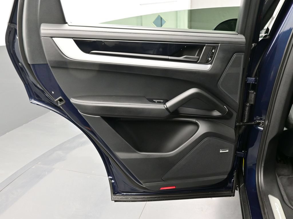 Certified 2025 Porsche Cayenne S AWD/4WD image 14