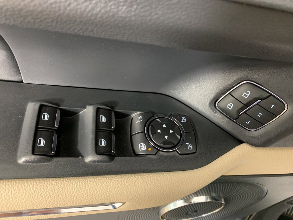 Used 2022 Ford Expedition Max Limited image 15