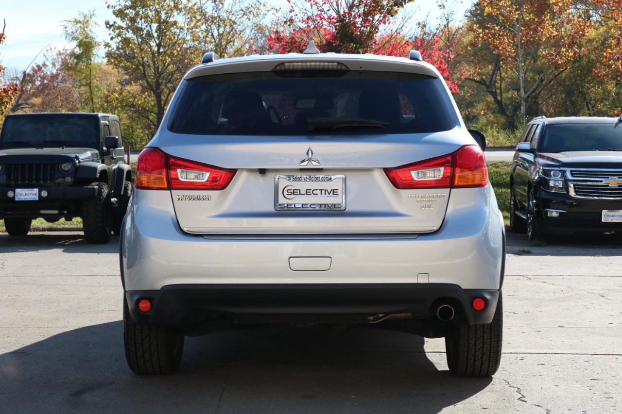 Used 2017 Mitsubishi Outlander Sport SEL AWD/4WD image 9