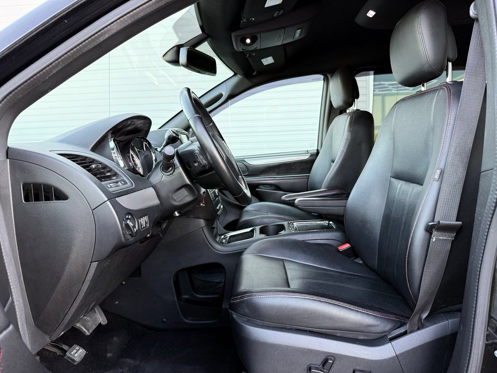 Used 2019 Dodge Grand Caravan GT FWD image 14