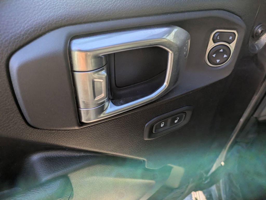 Used 2022 Jeep Gladiator Sport image 10