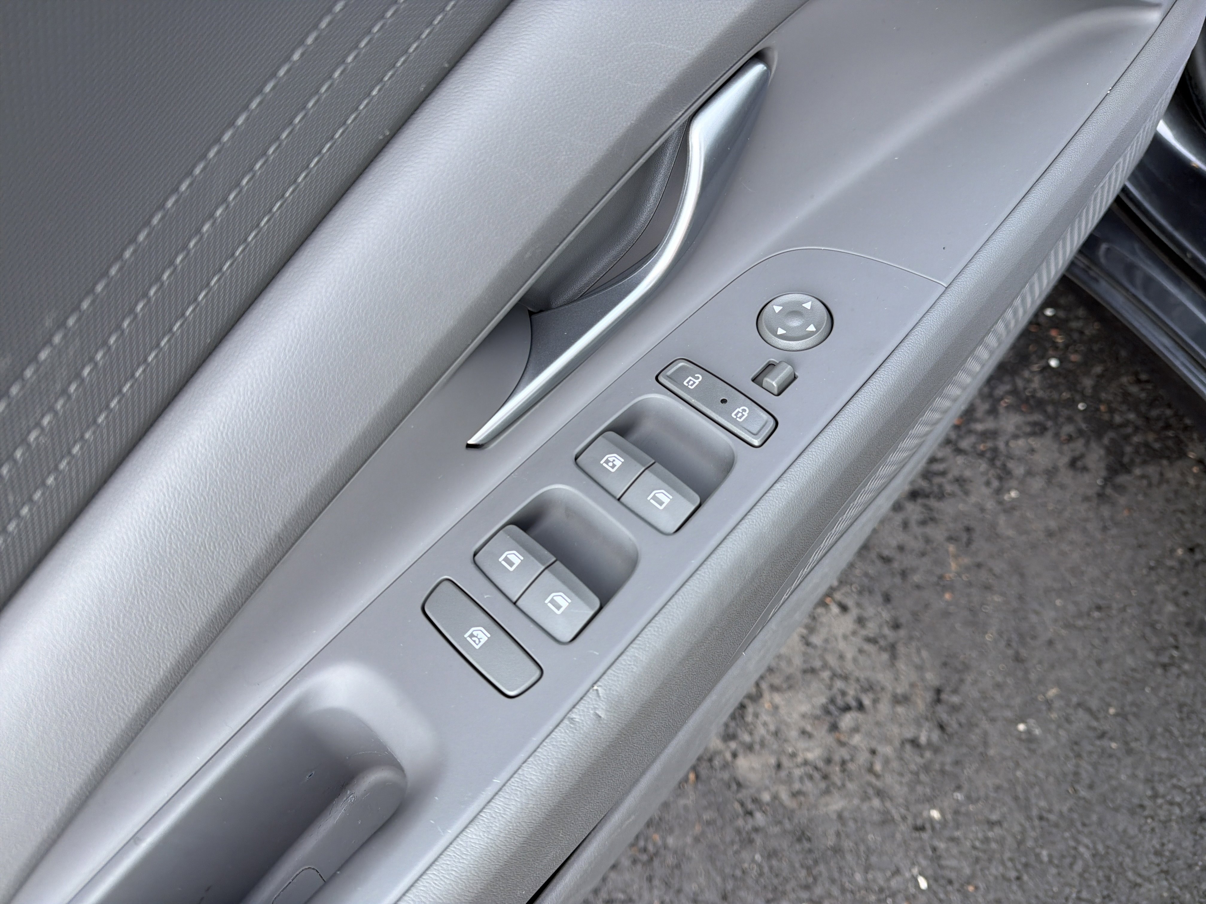 Used 2023 Hyundai Elantra SEL image 15