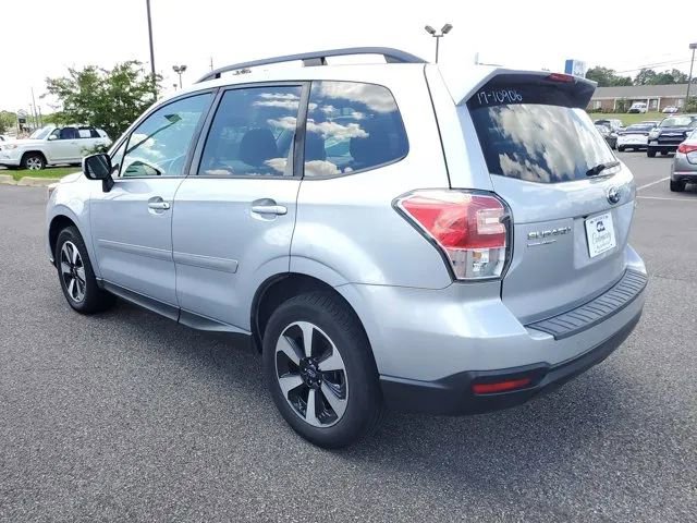 Used 2017 Subaru Forester 2.5i Premium w/ All-Weather Package image 5