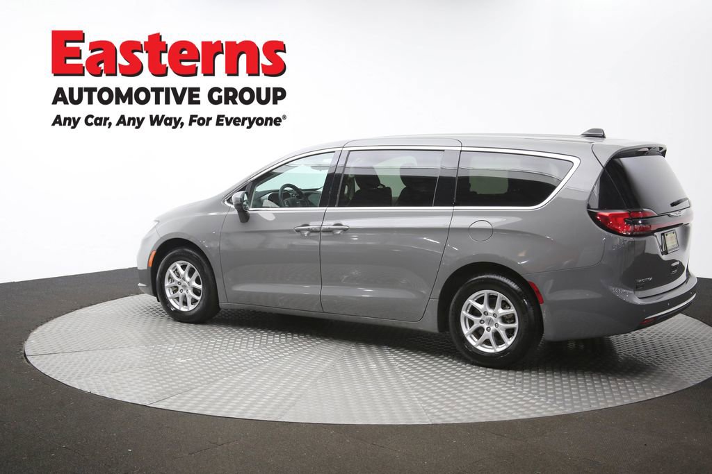 Used 2023 Chrysler Pacifica Touring-L FWD image 63