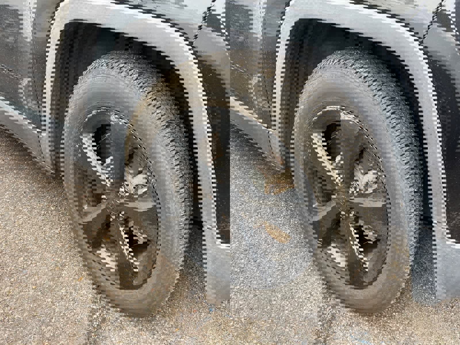 Used 2016 Jeep Cherokee Sport image 6