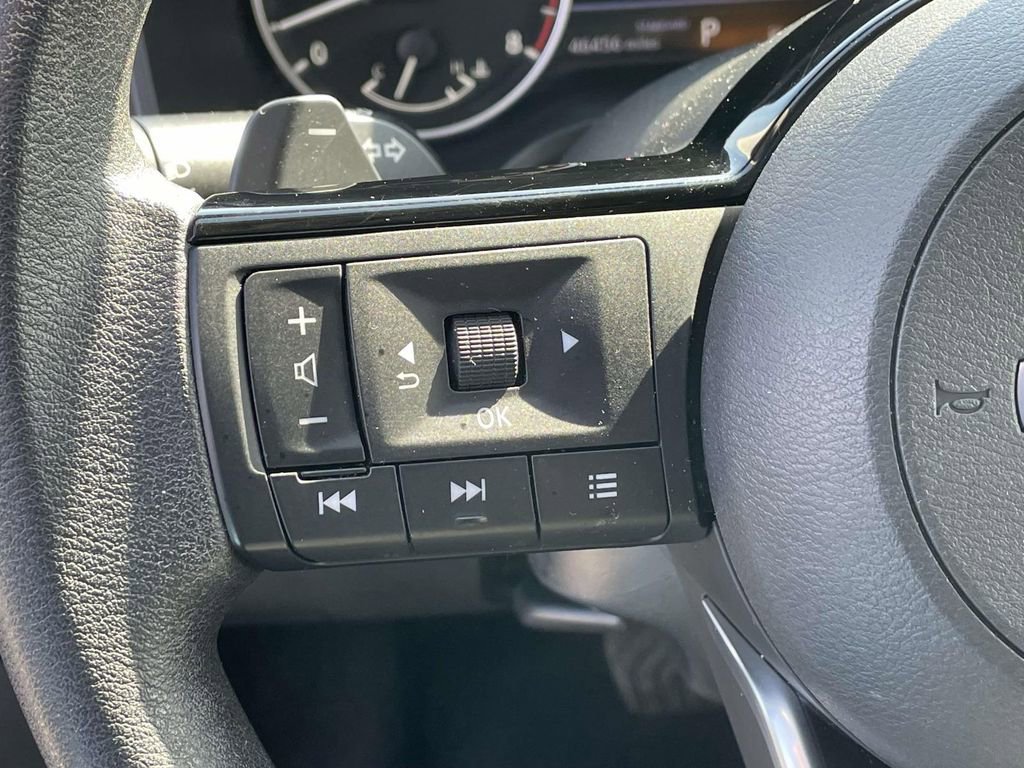 Used 2023 Nissan Rogue SV image 19