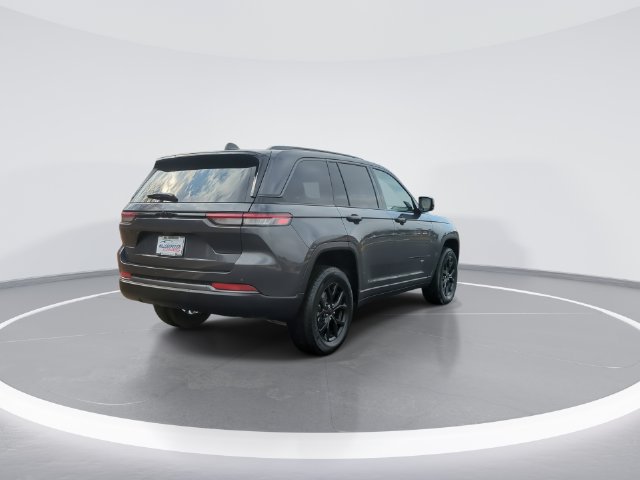 New 2026 Jeep Grand Cherokee Altitude RWD image 7