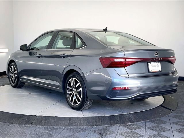 Used 2025 Volkswagen Jetta SE image 12