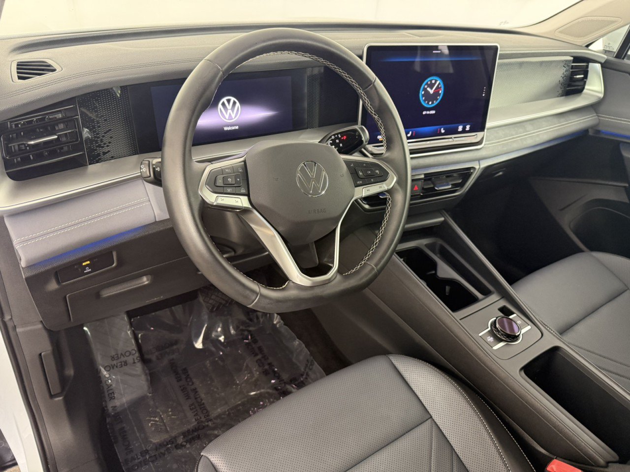 Used 2026 Volkswagen Tiguan SE FWD image 15
