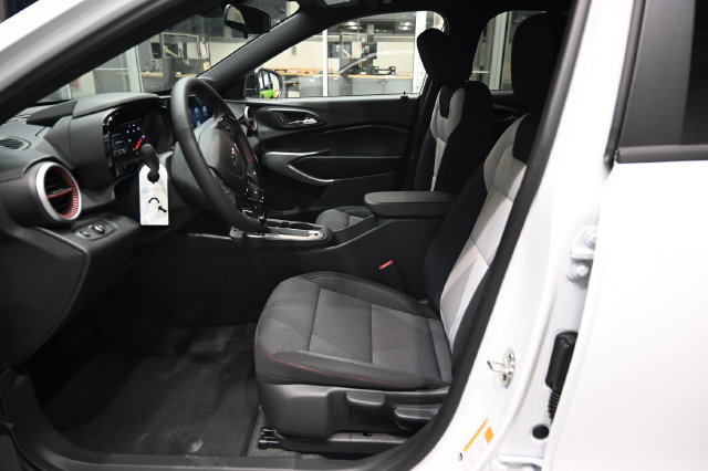 New 2026 Chevrolet Trax RS w/ Sunroof Package FWD image 9