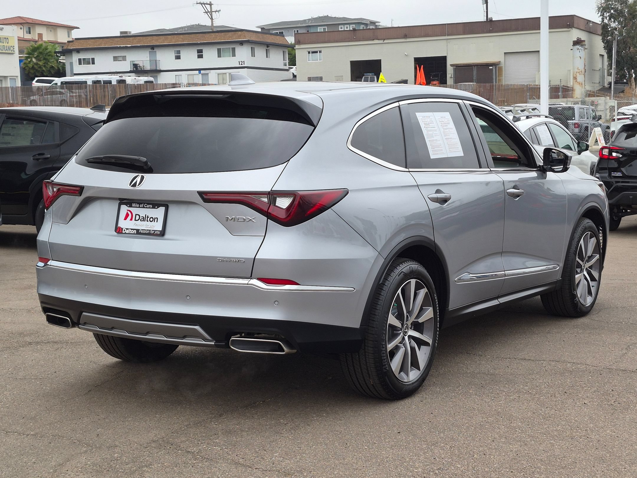 Used 2025 Acura MDX SH-AWD w/ Technology Package image 4
