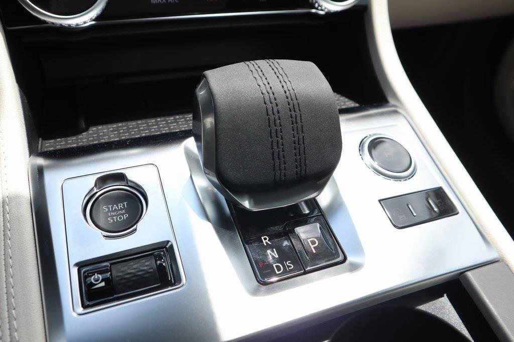 New 2025 Jaguar F-PACE R-Dynamic S image 23