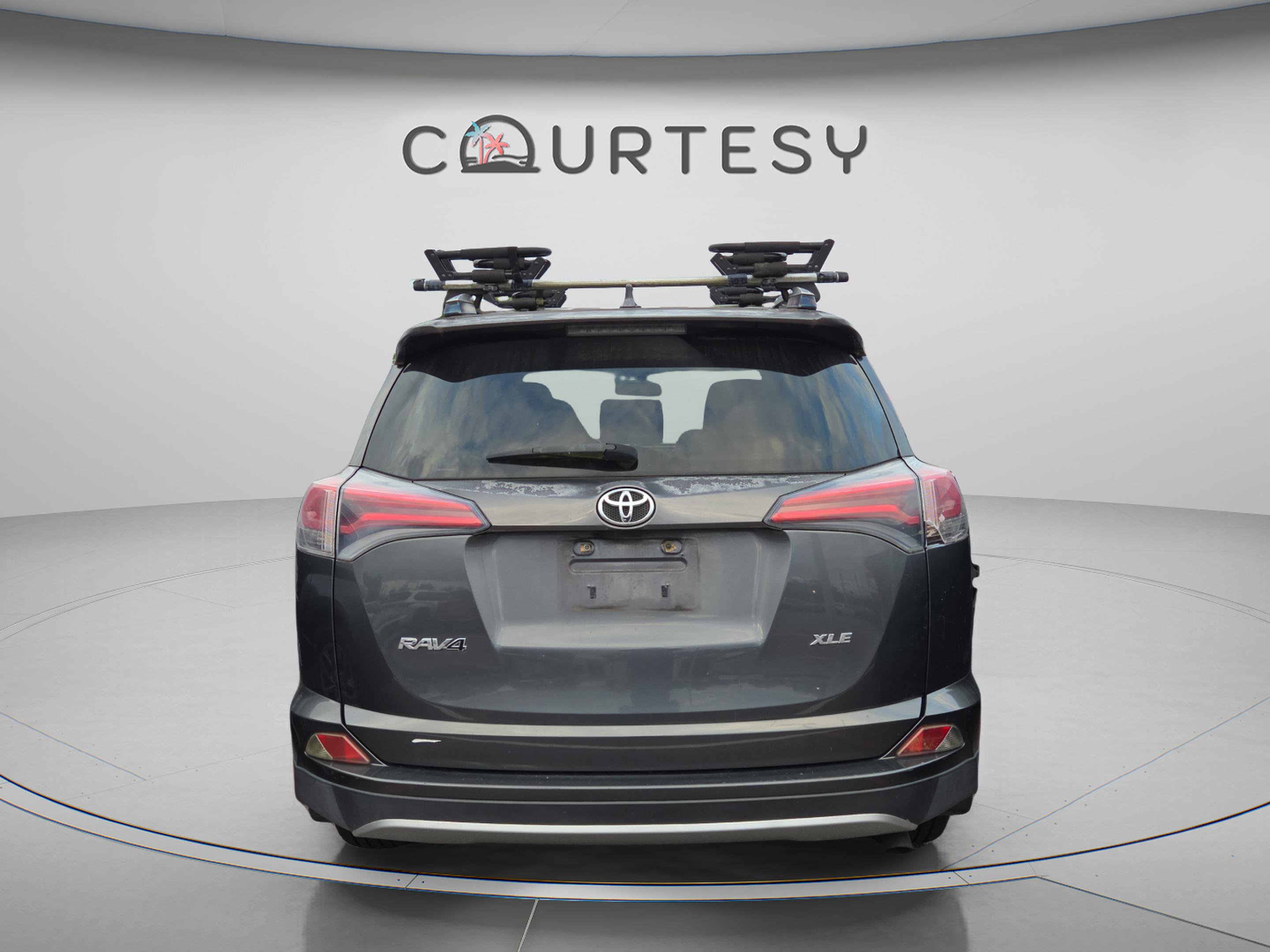 Used 2016 Toyota RAV4 XLE image 2