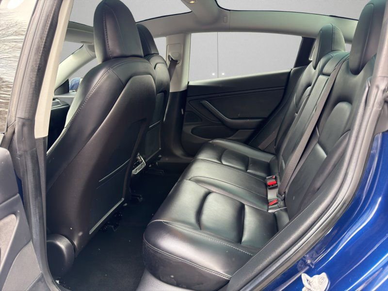 Used 2018 Tesla Model 3 Long Range image 10