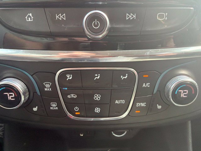 Used 2020 Chevrolet Traverse LT FWD image 10