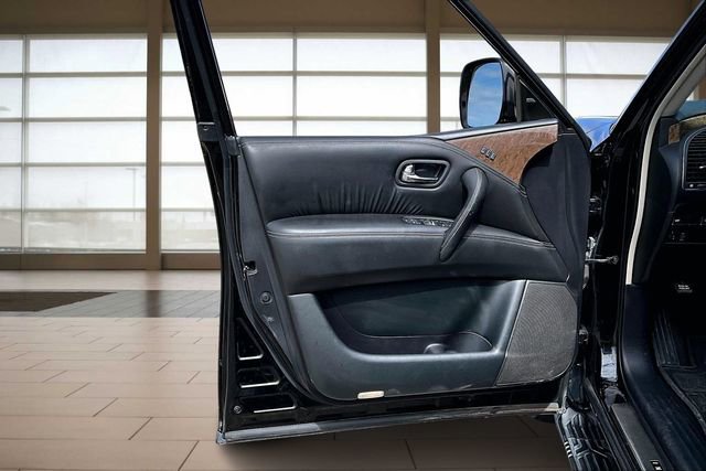 Used 2017 INFINITI QX80 4WD w/ Driver Assistance Package image 23