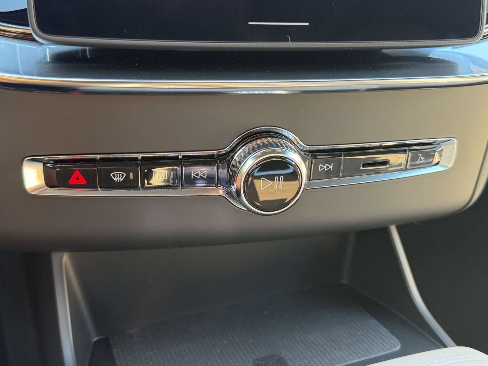 New 2027 Volvo XC60 B5 Core AWD/4WD image 18