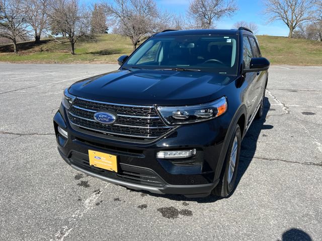 Certified 2023 Ford Explorer XLT w/ Equipment Group 202A image 3