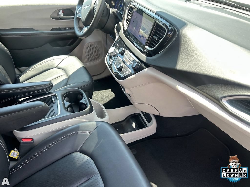 Certified 2024 Chrysler Pacifica Touring-L FWD image 13