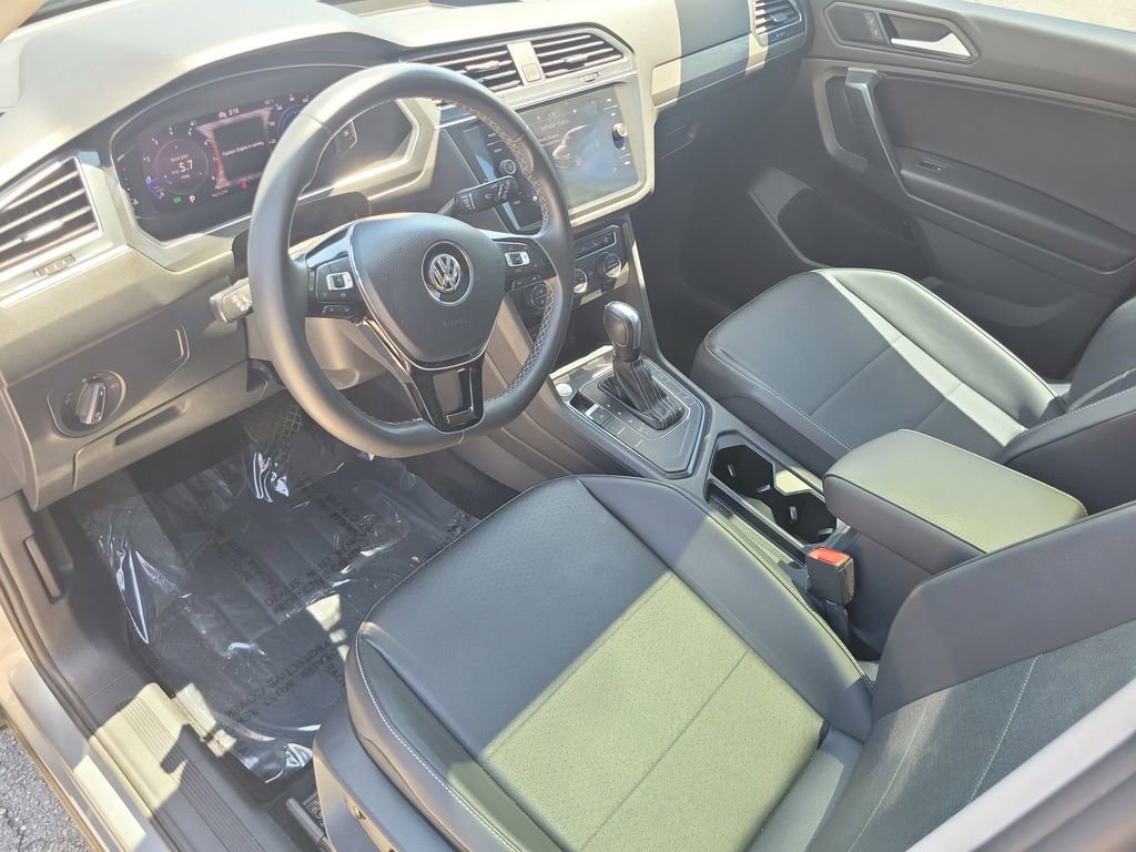 Used 2021 Volkswagen Tiguan SEL FWD image 24