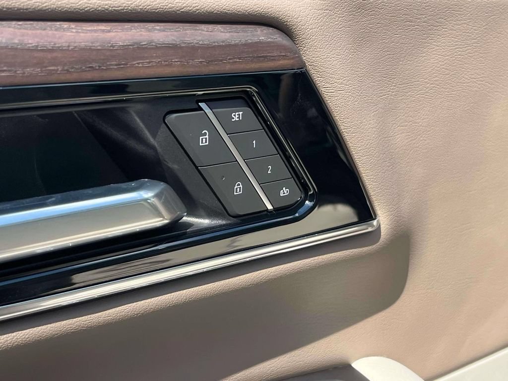 New 2026 GMC Yukon Denali w/ Sun & Power Step Package AWD/4WD image 22