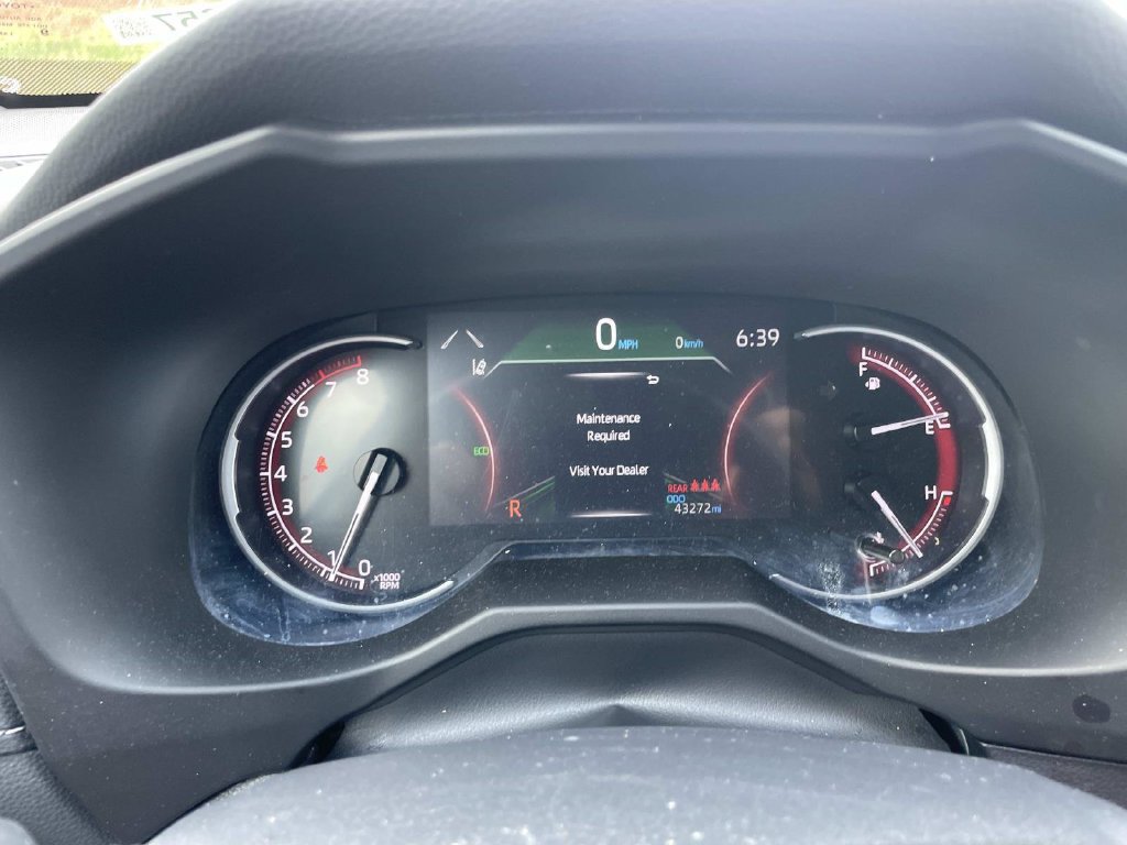 Used 2024 Toyota RAV4 LE AWD/4WD image 27