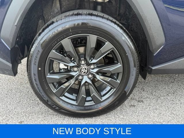Used 2026 Toyota RAV4 XLE Premium AWD/4WD image 10