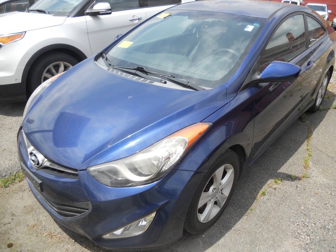 Used 2013 Hyundai Elantra FWD image 1