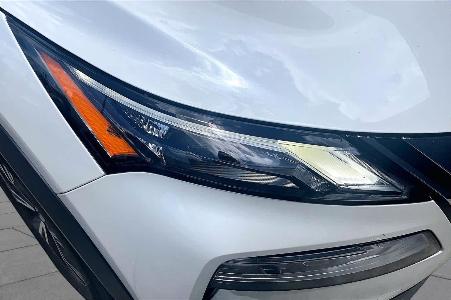 Certified 2023 Nissan Rogue SV FWD image 28