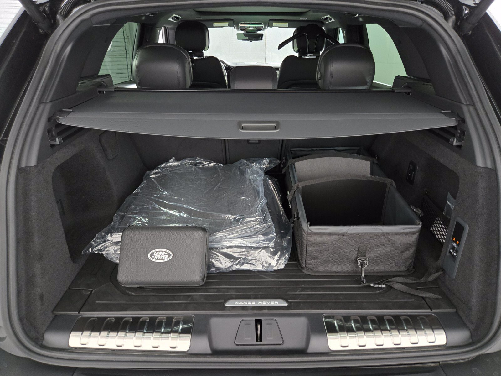 New 2027 Land Rover Range Rover Sport Dynamic SE AWD/4WD image 15