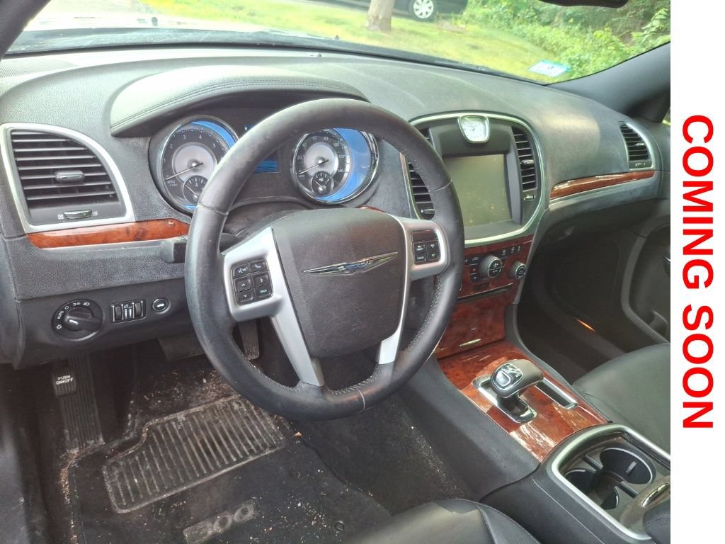 Used 2014 Chrysler 300 RWD image 9