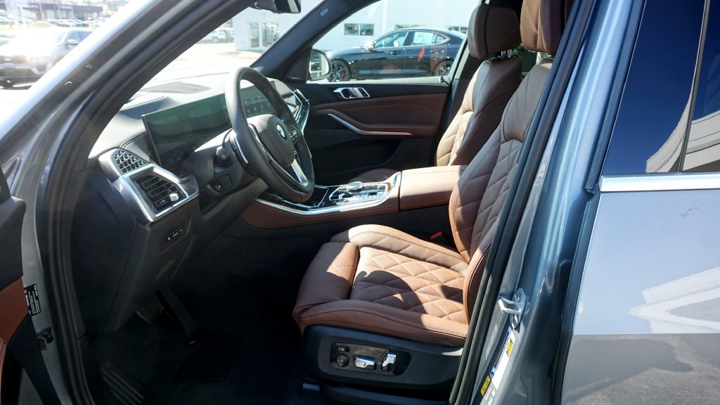 Used 2026 BMW X5 xDrive50e AWD/4WD image 10