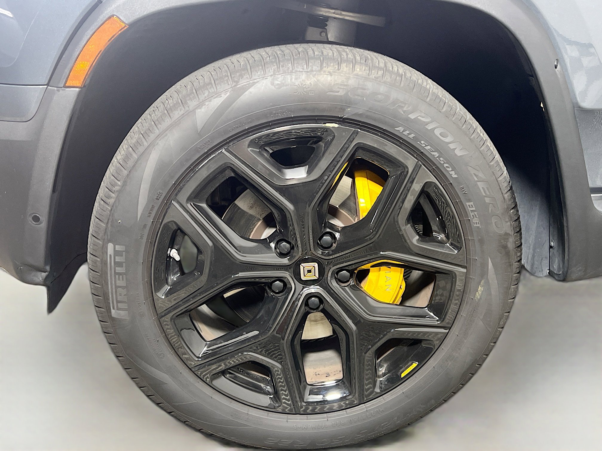 Used 2023 Rivian R1T Adventure image 13