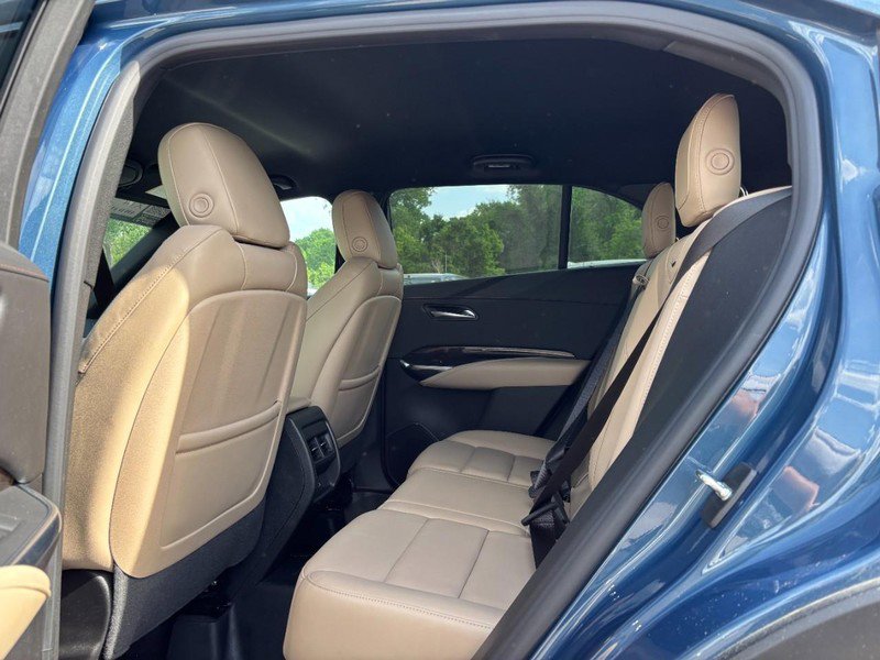Used 2024 Cadillac XT4 Premium Luxury w/ LPO, Floor Liner Package AWD/4WD image 9
