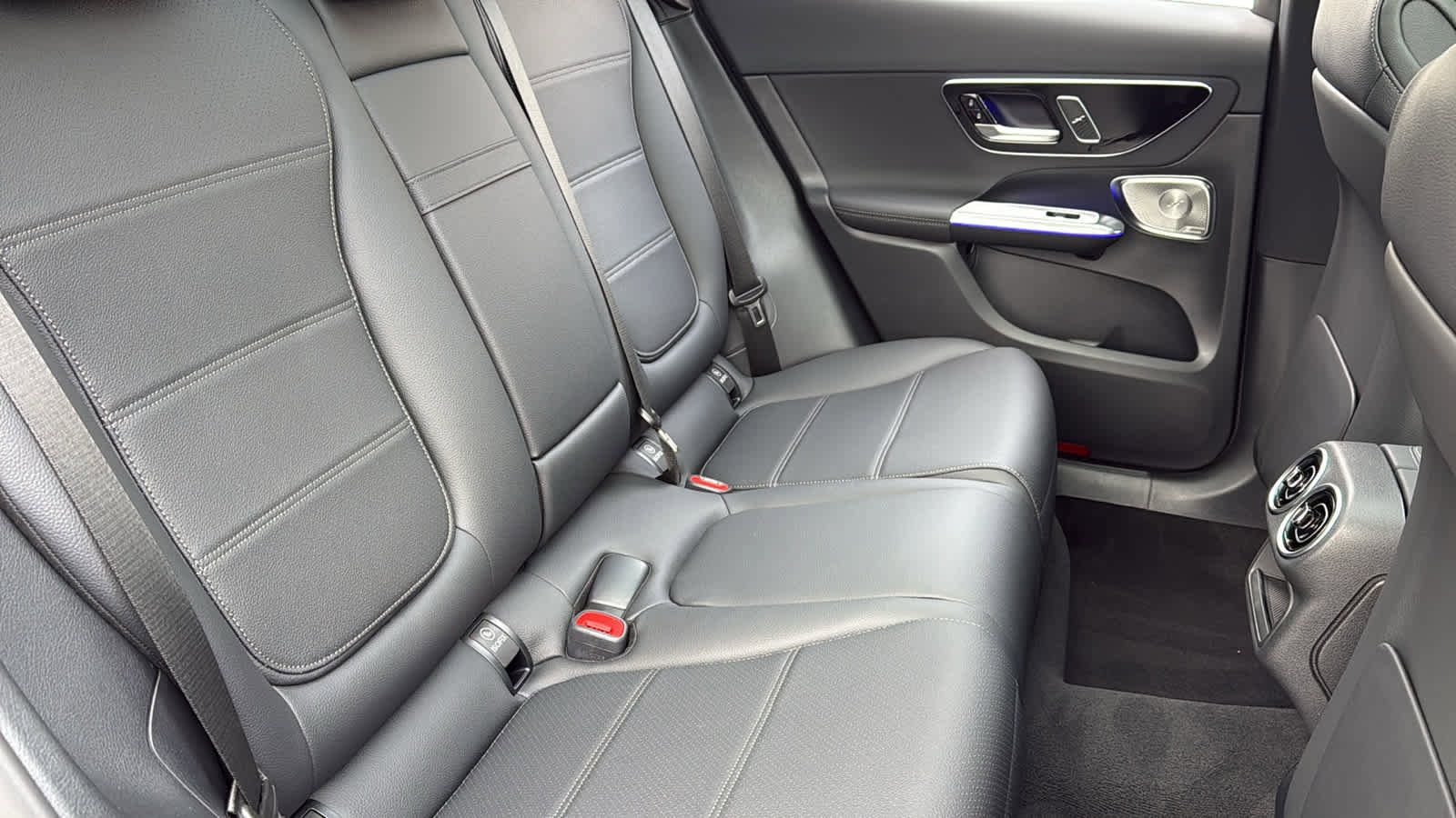 New 2026 Mercedes-Benz GLC 300 4MATIC image 34