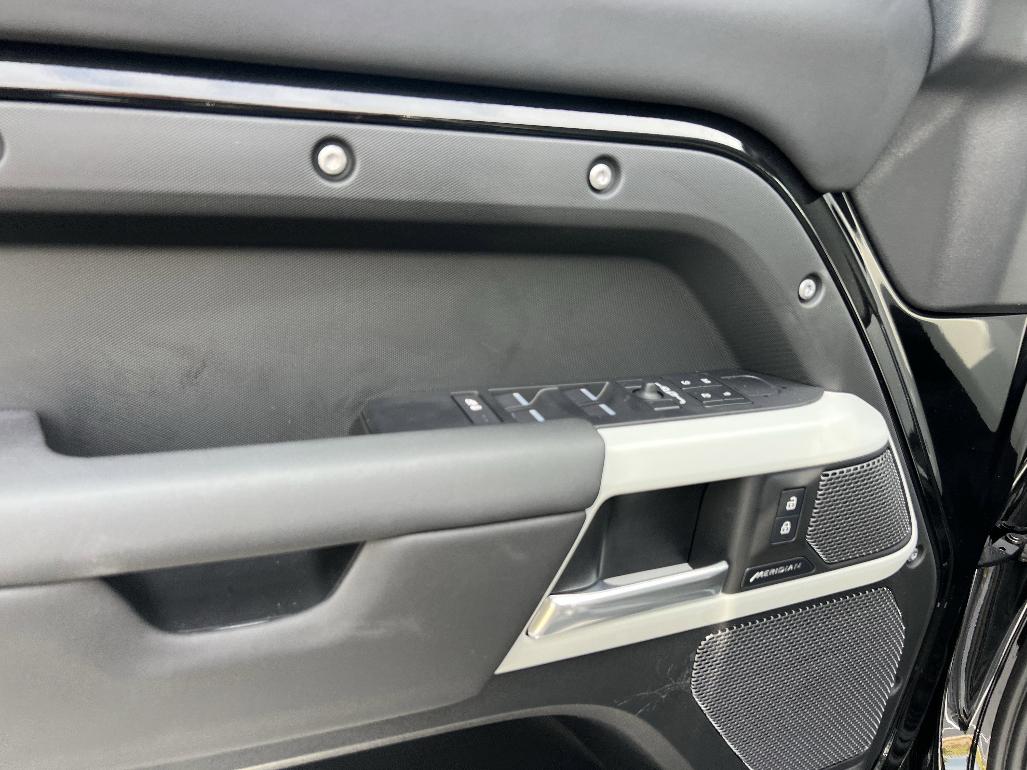 Used 2024 Land Rover Defender 110 S image 13