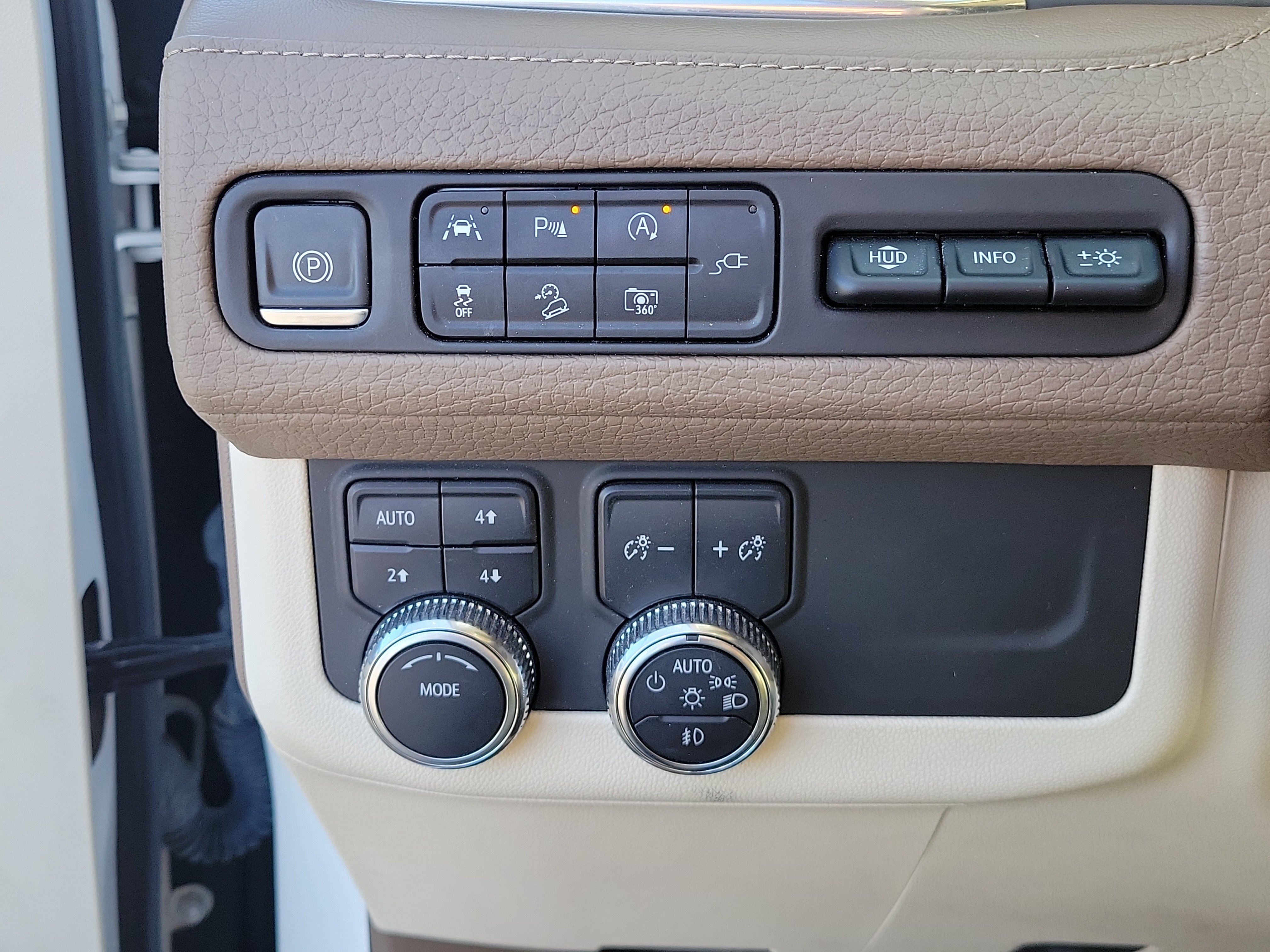 Used 2022 GMC Yukon XL Denali AWD/4WD image 21