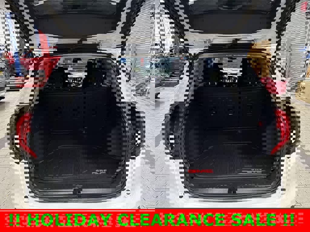 Used 2020 GMC Terrain SLE w/ Driver Convenience Package image 11