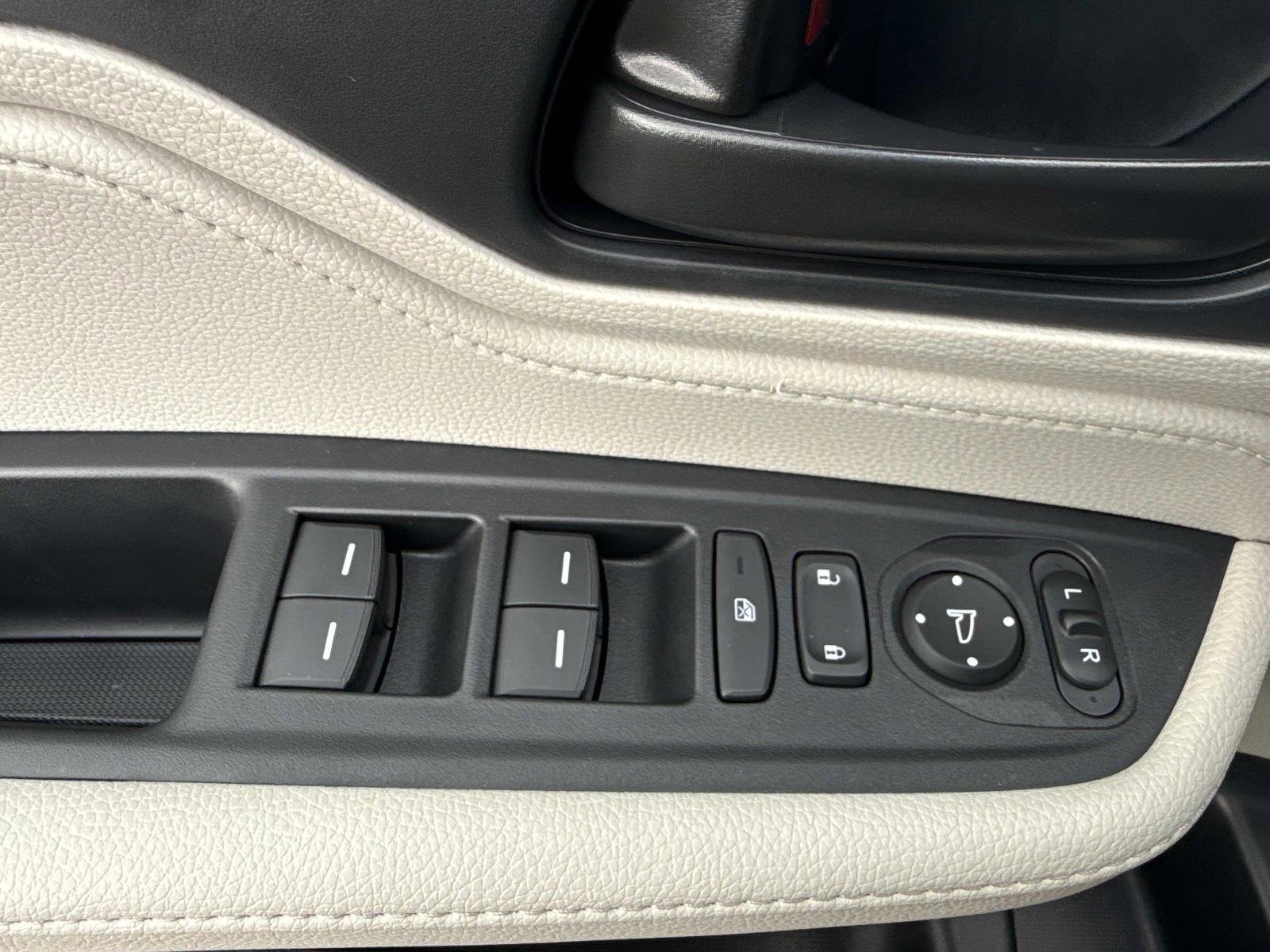 Certified 2025 Honda Odyssey EX-L image 21