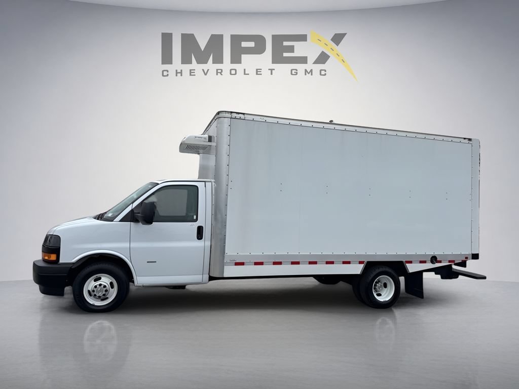 Used 2024 Chevrolet Express 3500 w/ Power Convenience Package RWD image 6