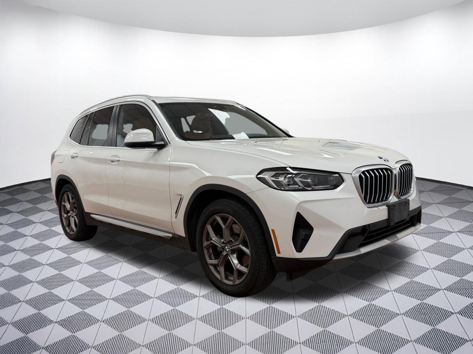 Certified 2024 BMW X3 xDrive30i w/ Premium Package w/ZPA image 5