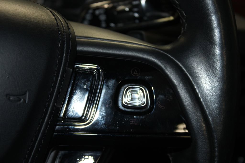 Used 2022 Lincoln Aviator Reserve w/ Equipment Group 201A AWD/4WD image 37