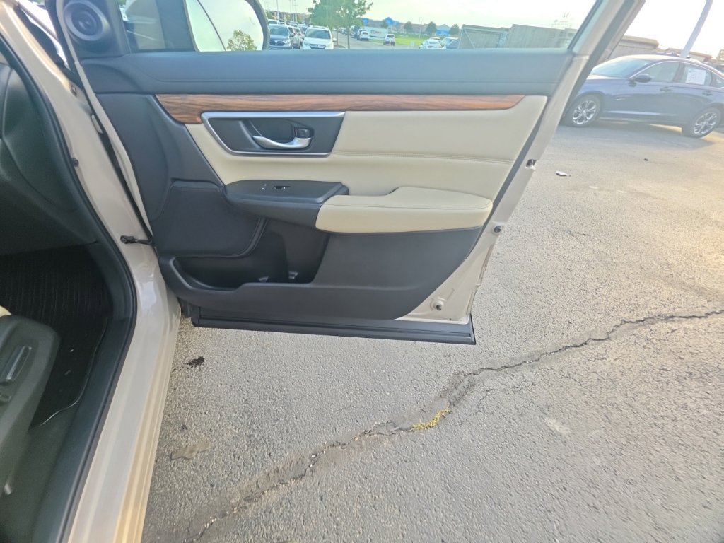 Used 2018 Honda CR-V Touring image 31