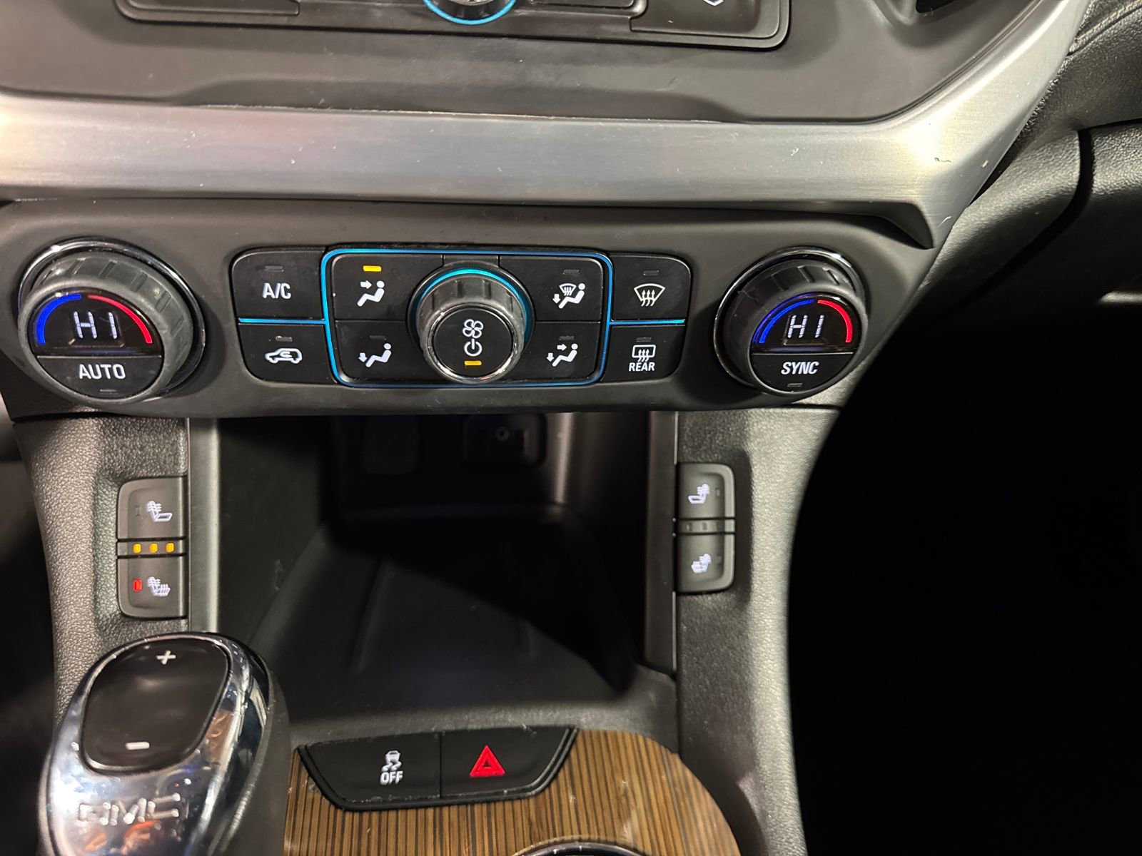 Used 2019 GMC Acadia SLE image 19