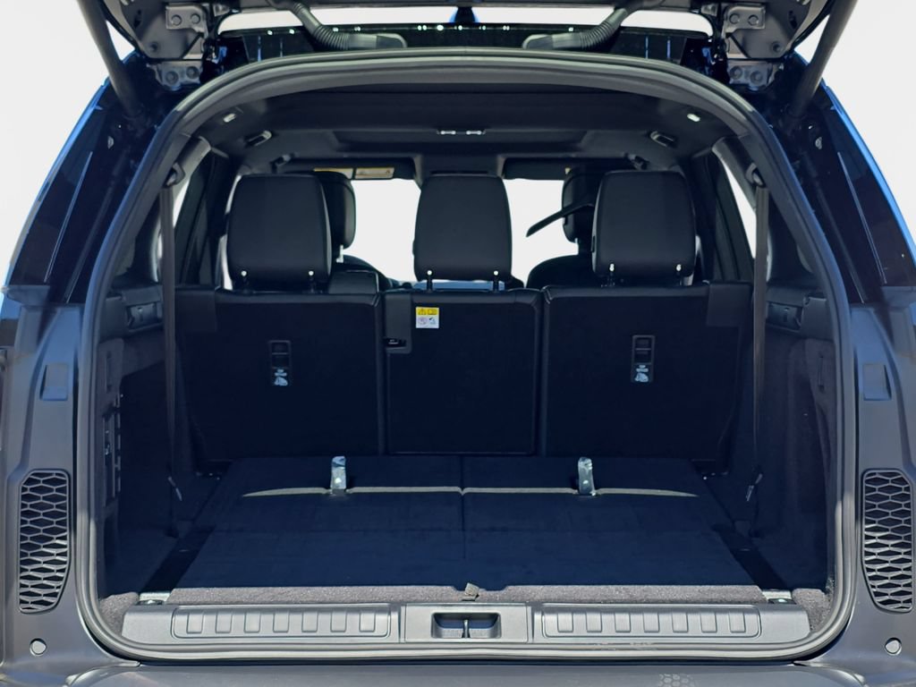 New 2026 Land Rover Discovery S AWD/4WD image 12