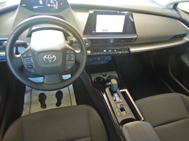 Used 2025 Toyota Prius LE FWD image 2