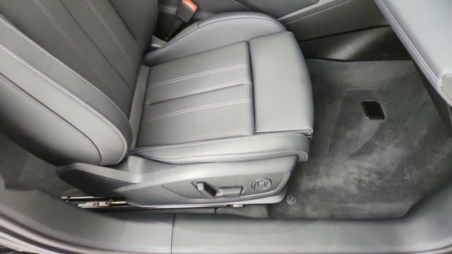 Used 2025 Audi A6 e-tron Prestige w/ Black Warm Weather Package image 23