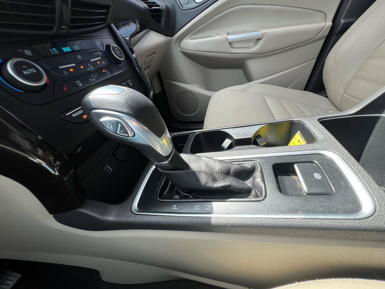Used 2019 Ford Escape Titanium AWD/4WD image 35
