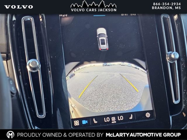 Used 2024 Volvo XC40 B5 Ultimate image 11
